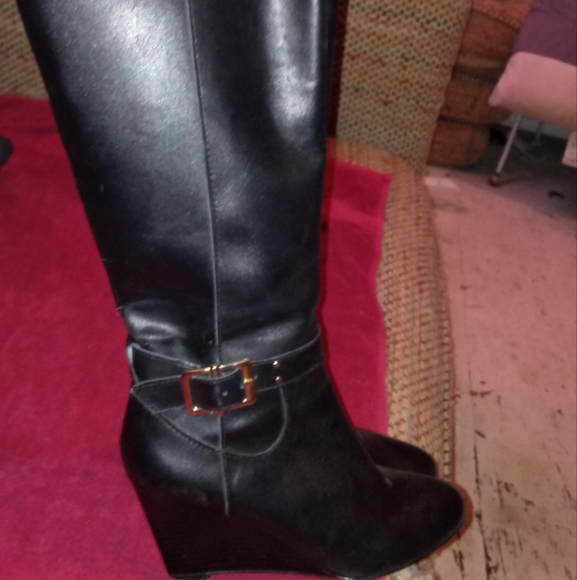 Fergie boots - Picture 2 of 4